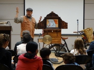 Stories on Wheels Performance 1