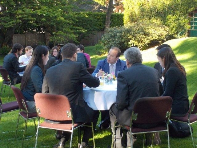 Interns enjoyed talking with Consul General Okada.