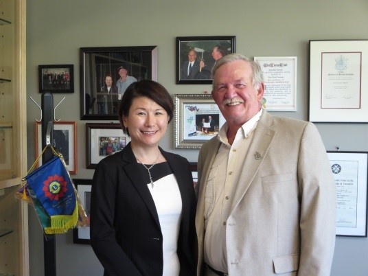 Consul General with Mayor Derek Corrigan