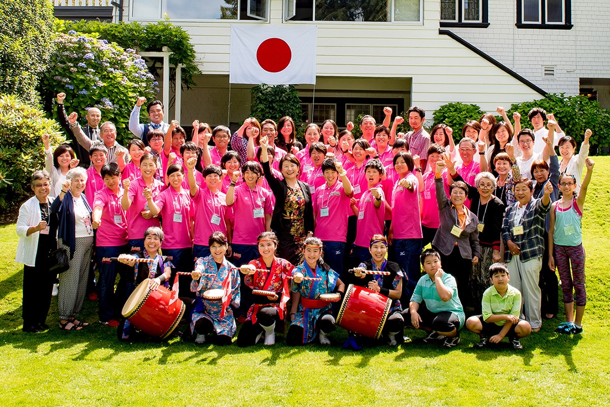 Consul General Okai, Team Japan, Taiko performers and fans
