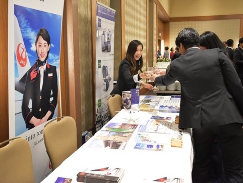 企業ブース（日本航空、全日空、エアカナダ）