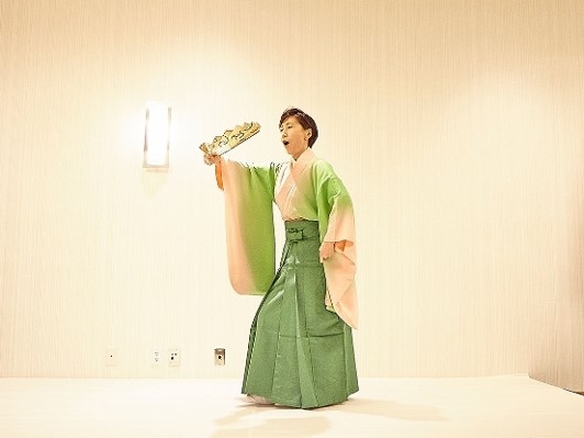 三宅氏による狂言デモンストレーション