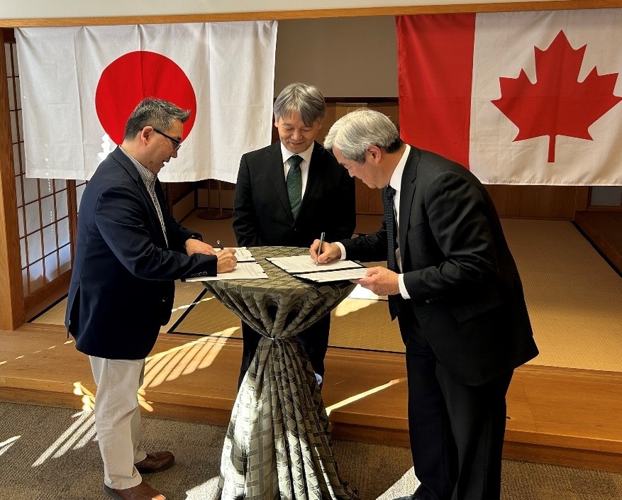 Consul General attends the MOU signing ceremony between Mitsubishi Canada and Nikkei National Museum & Cultural Centre