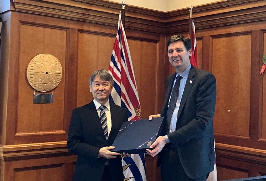 Consul General Takahashi pays a courtesy call on Premier David Eby