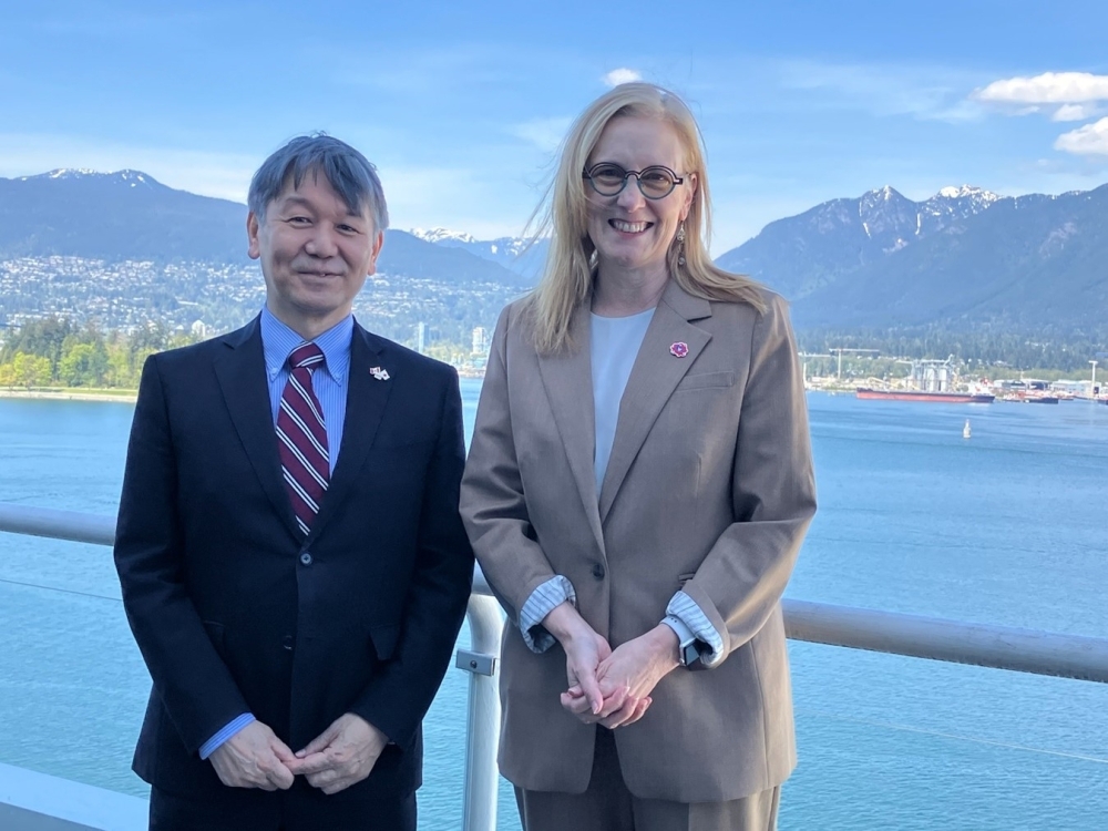 Consul General Takahashi calls on Hon. Bailey, Minister of Finance of British Columbia