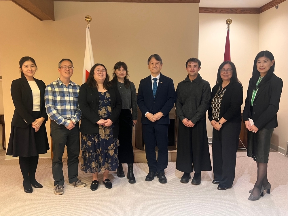 Group photo with Consul General Takahashi