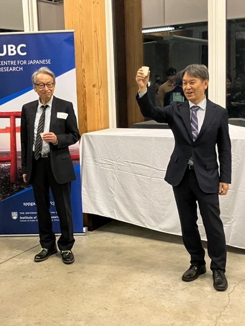 Consul General Takahashi giving a toast